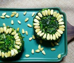 松仁菠菜的做法