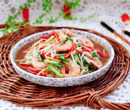 #营养小食光#红虾炒绿豆芽的做法