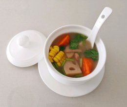 纯素养生汤-莲藕玉米花生山药汤的做法