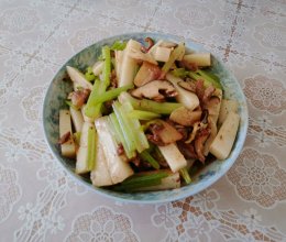 芹菜炒年糕的做法