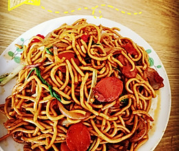 火腿肠炒面的做法