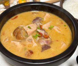 腊猪蹄炖粉藕的做法