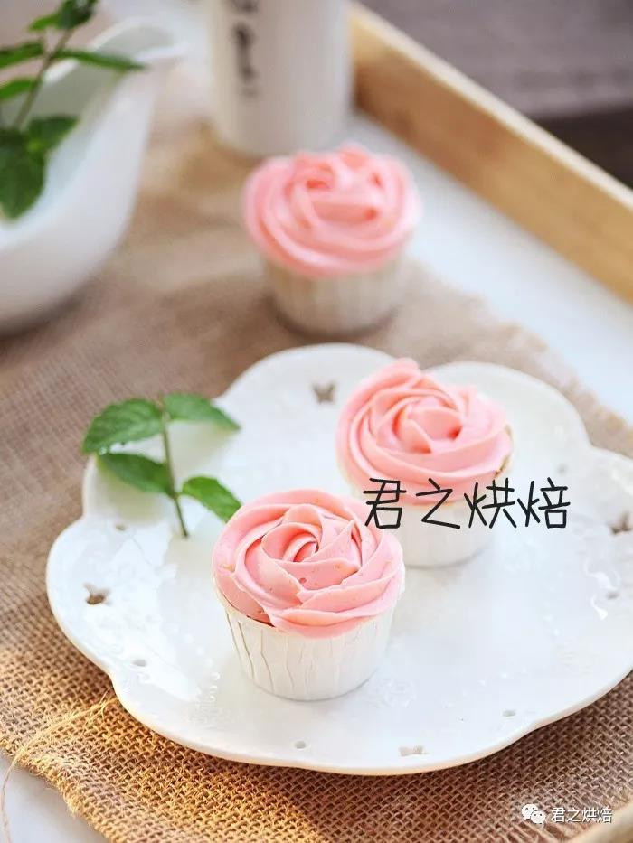 简约又精致的纸杯蛋糕，美得不像话！的做法