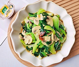 #我心中的冬日限定#蘑菇炒青菜，清新鲜美做法简单，全家都爱吃的做法