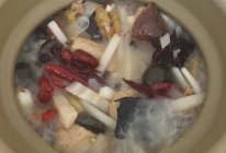 田螺鸭脚煲的做法