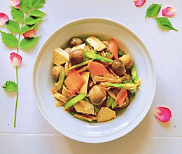 #以美食的名义说爱她#草菇炒素菜的做法