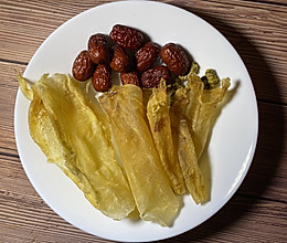 出门被夸皮肤好的汤：花胶石斛排骨汤的做法