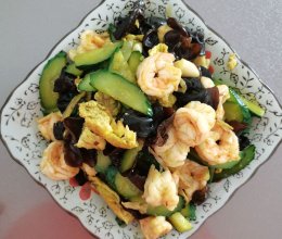 爆炒翡翠木耳虾仁鸡蛋的做法