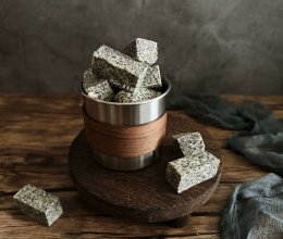 黑芝麻牛轧糖#年饭要飘香，就用外婆乡#的做法
