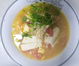 西红柿金针菇豆腐汤的做法