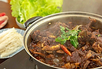 鲜香麻辣的羊蝎子火锅的做法