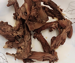 香辣鸭锁骨的做法