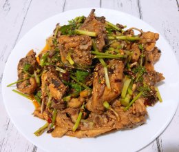拌鸡架的做法