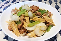 要蛋白质也要膳食纤维——适合春日的西芹百合炒腐竹的做法