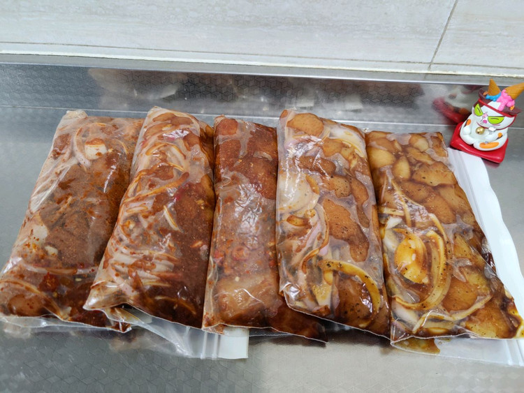 减脂餐必备:腌制鸡胸肉的做法