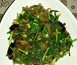 韭菜炒猪皮的做法