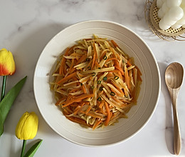 #感恩节烹饪挑战赛#胡萝卜炒土豆丝的做法