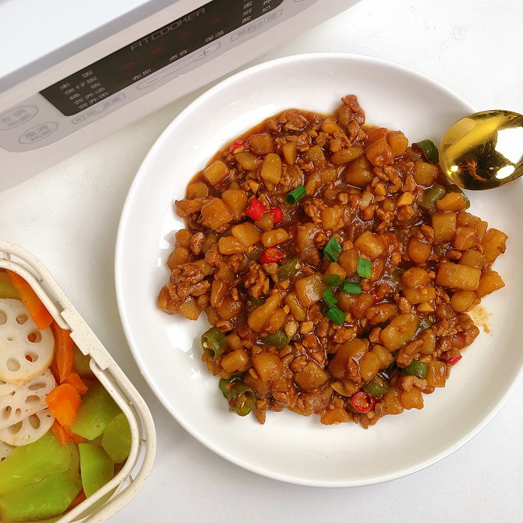 （焖煮炖）土豆肉沫的做法