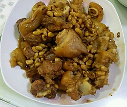 黄豆猪脚的做法