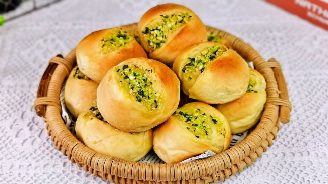 #雀巢冰淇淋新吃法# 蒜香小面包㊙️做法简单口感丰富‼️的做法