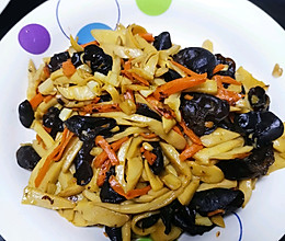 木耳胡萝卜炒杏鲍菇的做法