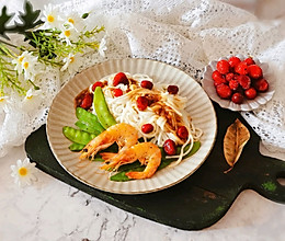 #“莓”好春光日志#鲜虾莓浇面的做法