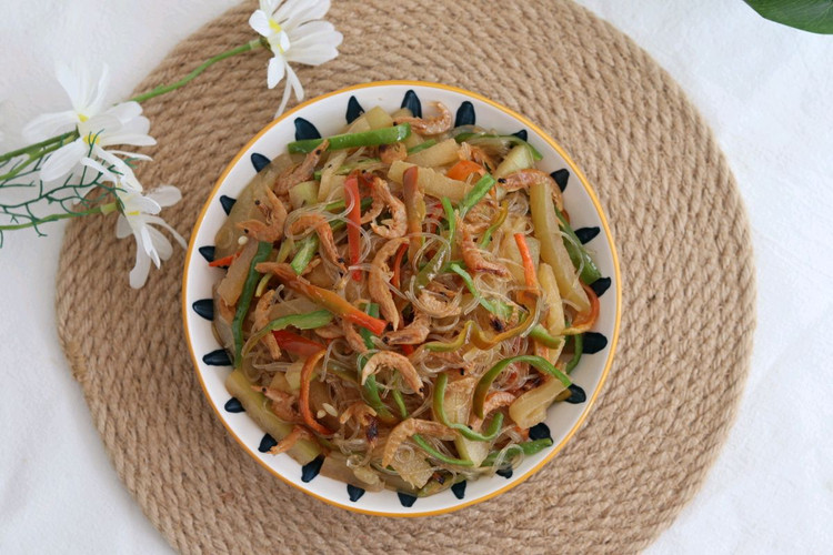 节瓜焖粉丝，补水润燥不上火的做法