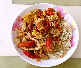 鸡蛋腐竹拌面的做法