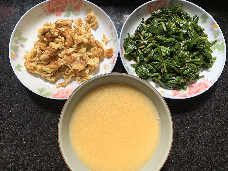 玉米面糊糊（人人都会）的做法