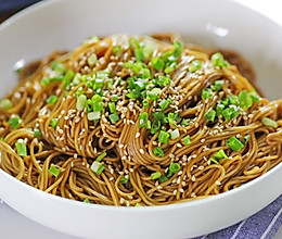 #美味中国年#⭐葱油拌面⭐的做法
