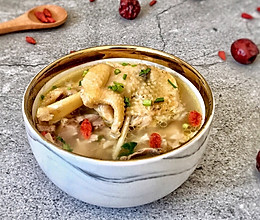 枸杞红枣土鸡汤的做法