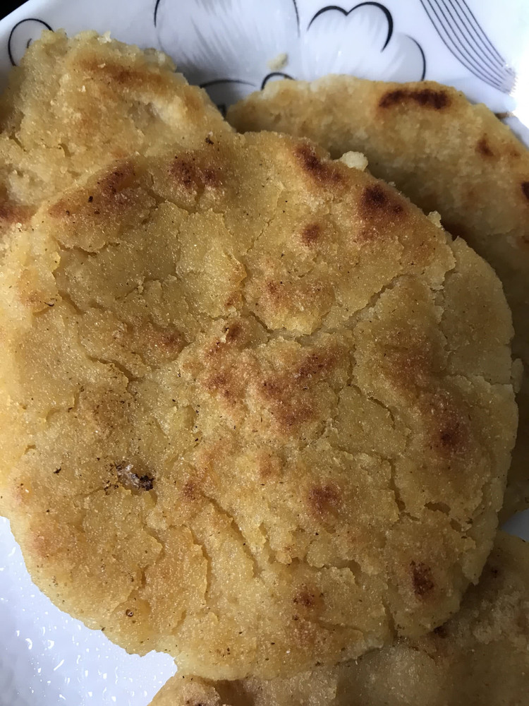 家常玉米饼的做法