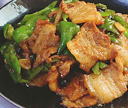 百吃不厌的辣椒炒猪肉你学会了吗？的做法