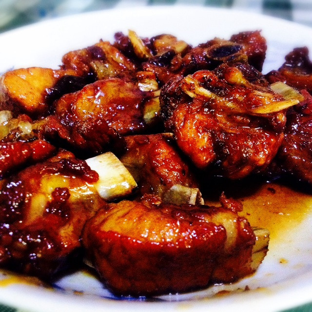 【阿华快手家常菜】红烧排骨—无糖无佐料万无一失版的做法