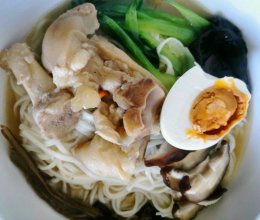 猪蹄骨汤面的做法