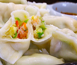 #憋在家里吃什么#鲜美的西葫芦鸡蛋虾仁馅儿饺子的做法