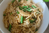 蒜香味十足的豆角焖饼的做法
