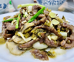 #零腹担吃夜宵# 零腹担的咸菜蘑菇炒牛肉的做法