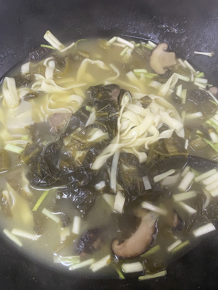酸菜面条的做法