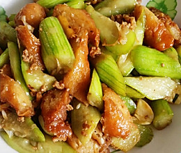 小炒丝瓜肉末油条的做法