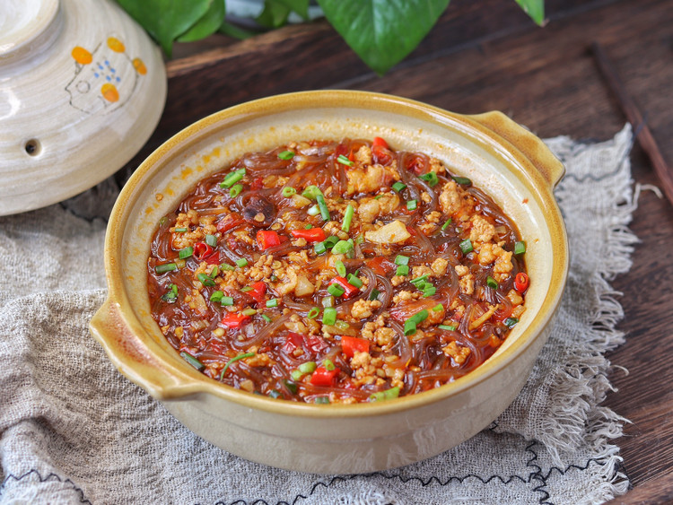 巨下饭！鲜香入味的肉沫粉丝煲的做法