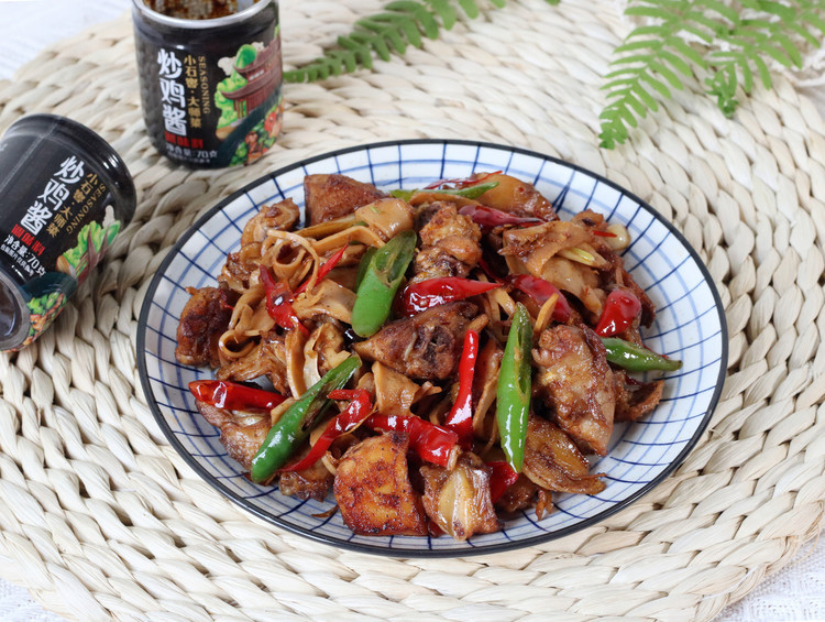 桂林+鸡肉炒笋片的做法