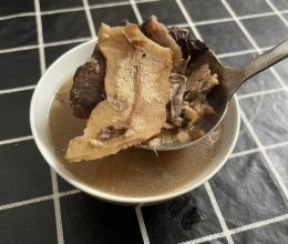 【土茯苓煲龟汤】秋冬季祛湿除闷靓汤的做法