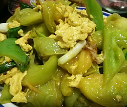 青番茄炒柴鸡蛋的做法