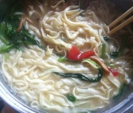 不加一滴水水鸡蛋手擀面