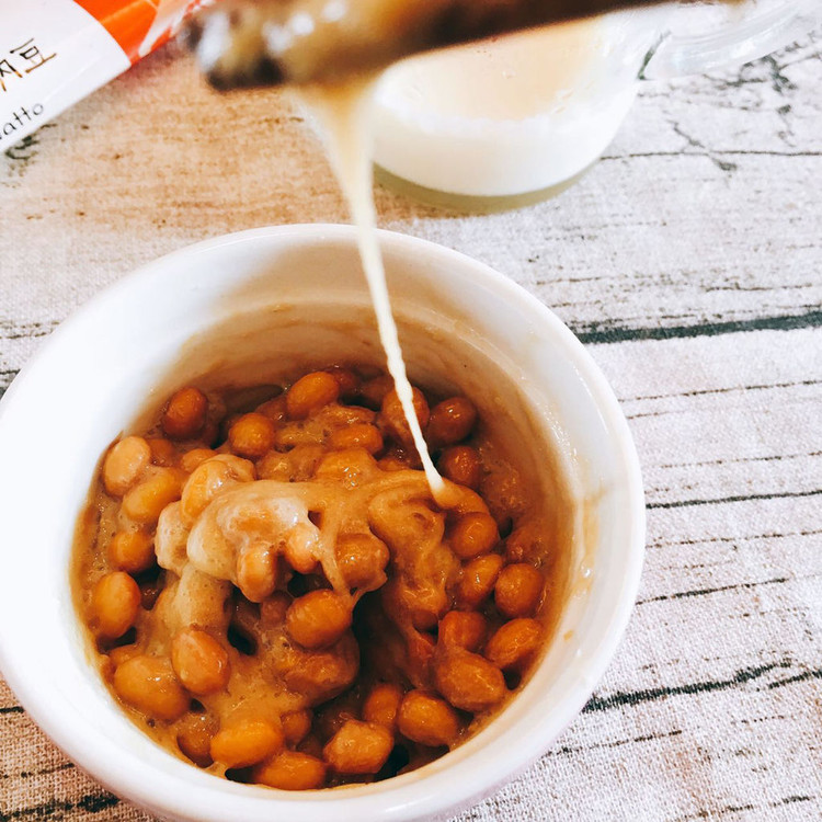 【福利】懒癌晚期餐——纳豆+三无布丁的做法