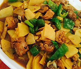 土豆炒鸡肉的做法