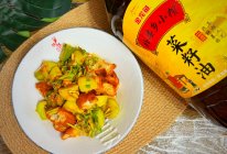 #灿烂的花园 寻味外婆乡#烧烤店必备油条拌黄瓜的做法