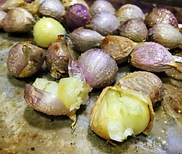 撸串中最百搭的⋯⋯烤大蒜的做法