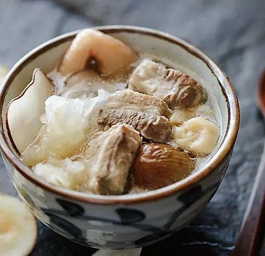 花胶炖排骨鸡汤的做法